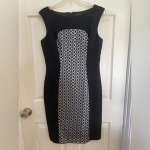 Adrianna Papell black and white knee-length dress with geometrical design
